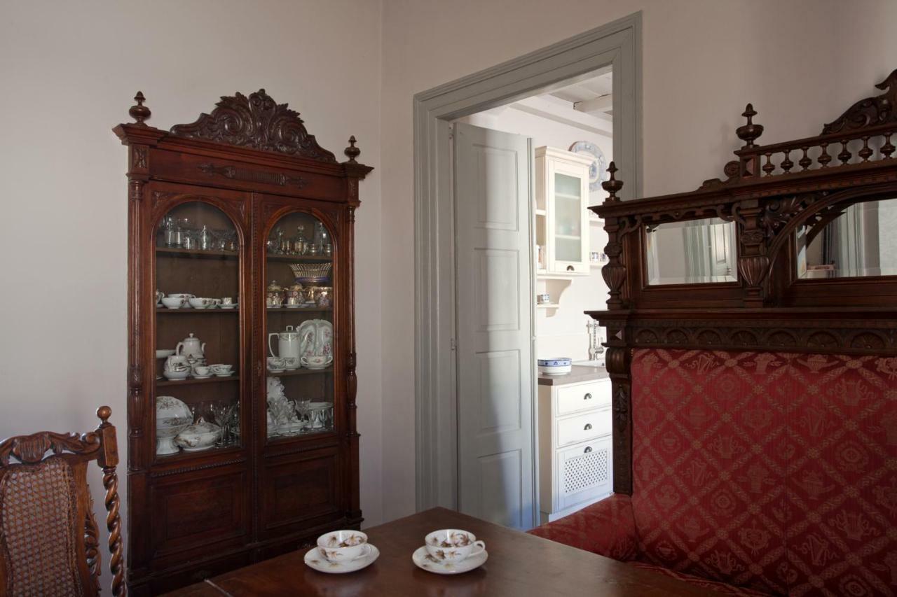 Villa DellaGracia Mansion - up to 10 guests Posidhonía Esterno foto