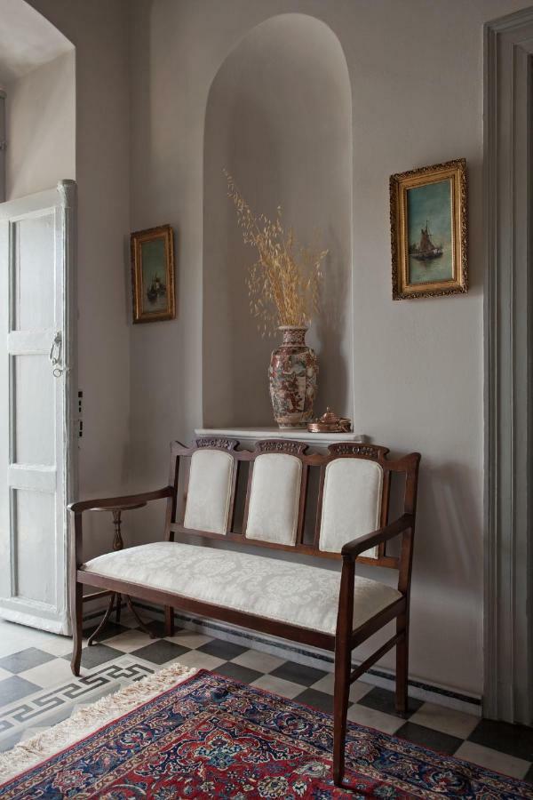 Villa DellaGracia Mansion - up to 10 guests Posidhonía Esterno foto