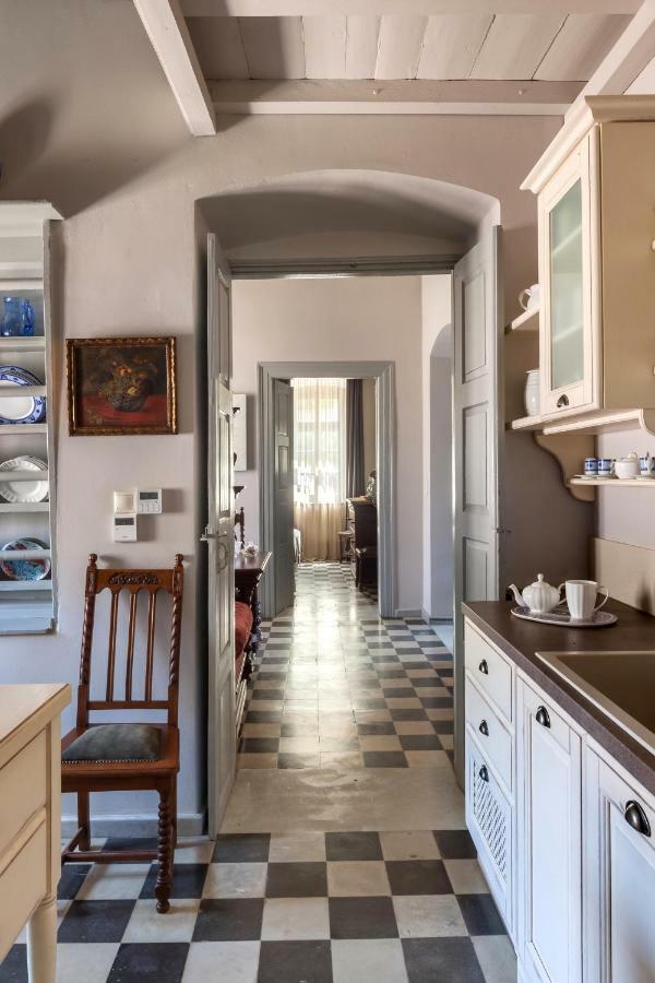 Villa DellaGracia Mansion - up to 10 guests Posidhonía Esterno foto